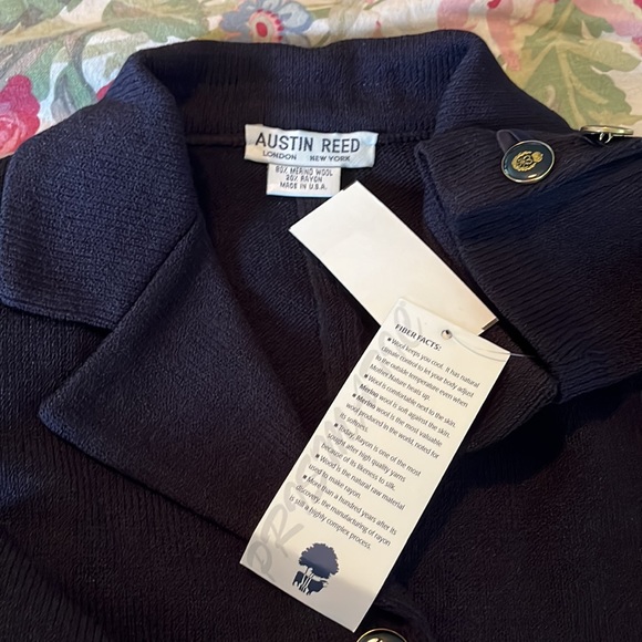 AUSTIN REED Size 8 Santana Knit Feel
Career Navy Blue Military Naval $189 NEW - Picture 11 of 16